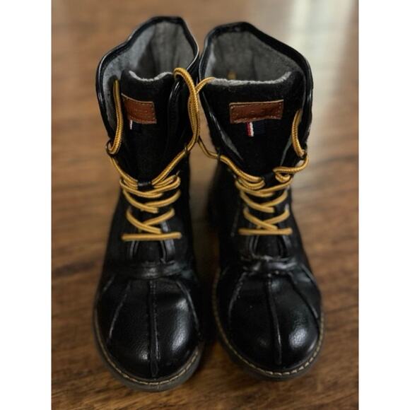 Tommy Hilfiger Kids’ Duck Boots – Size 13 – Winter Boots - Picture 1 of 4